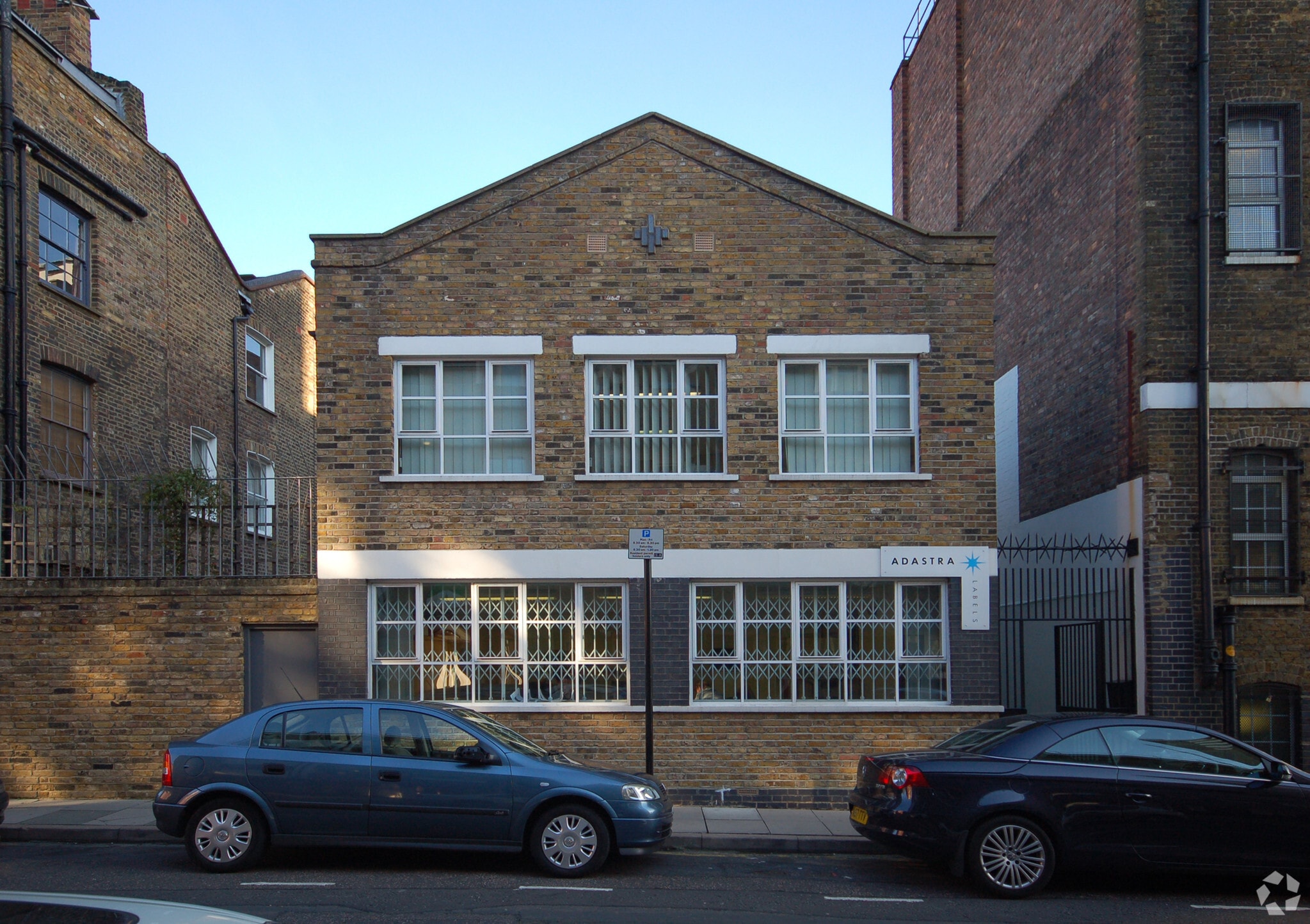 42 Gloucester Way, London for sale Primary Photo- Image 1 of 1