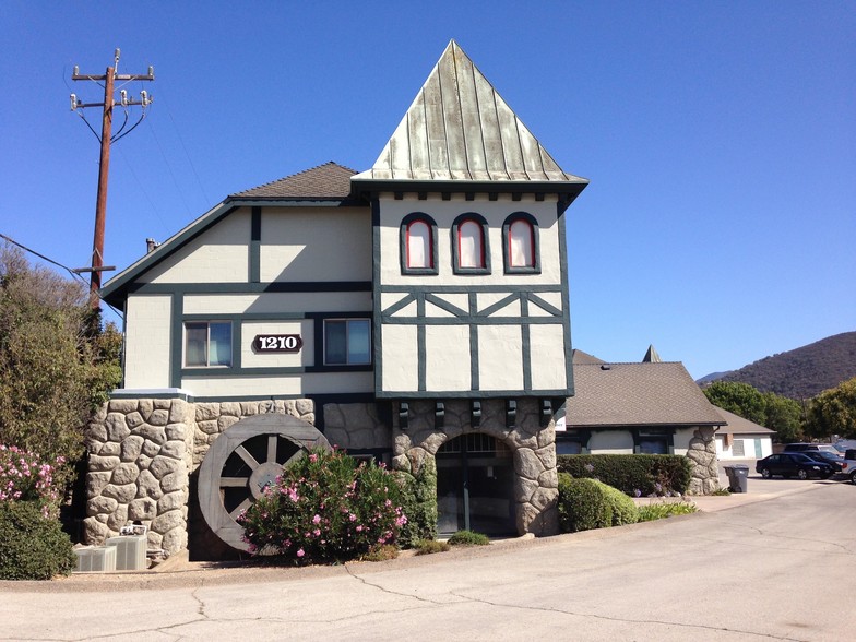 1210 Mission Dr, Solvang, CA for lease - Building Photo - Image 2 of 17