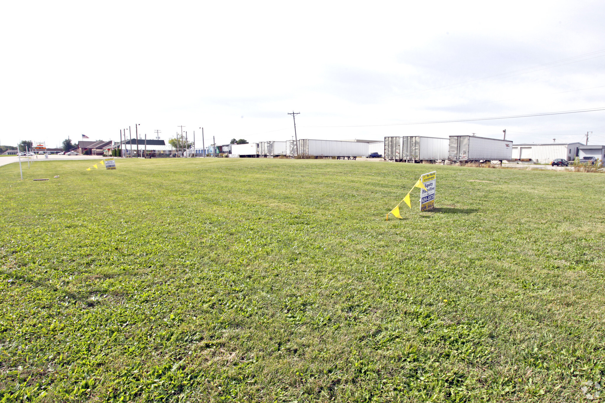 Plaza Dr, Highland, IL for sale Primary Photo- Image 1 of 1