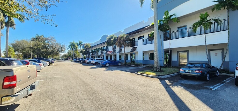 9100 Belvedere Rd, Royal Palm Beach, FL for lease - Building Photo - Image 2 of 21