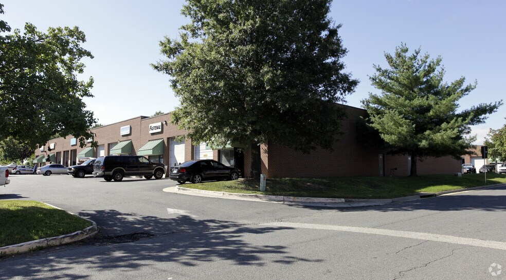 847-897 Highams Ct, Woodbridge, VA for sale - Primary Photo - Image 1 of 1