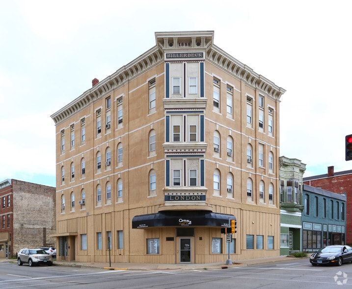 24-26 S Galena Ave, Freeport, IL for sale - Building Photo - Image 2 of 31