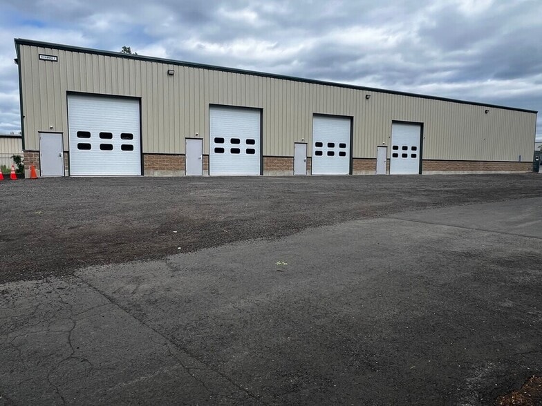 50 Newberry Rd, East Windsor, CT for lease - Building Photo - Image 2 of 9