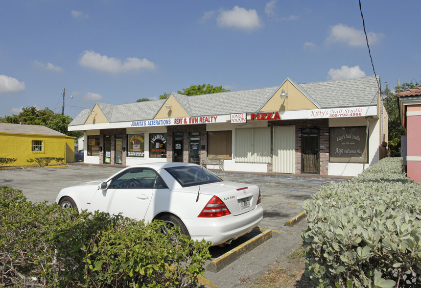 18220-18230 W Dixie Hwy, North Miami Beach, FL for lease - Building Photo - Image 3 of 3