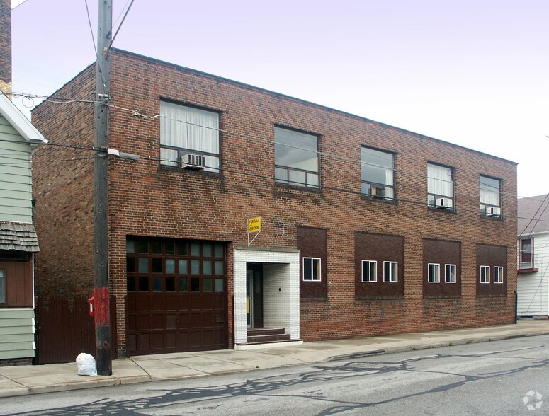 12507 Plover St, Lakewood, OH 44107