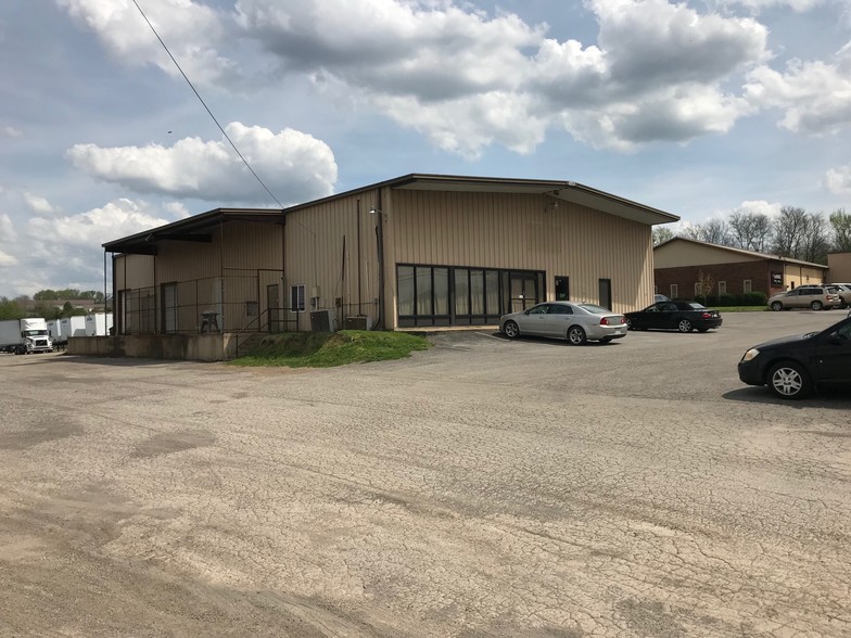 1056 Old Highway 109 N, Gallatin, TN for sale - Building Photo - Image 1 of 1