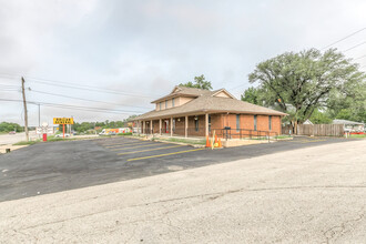 4 W Monroe St, Buckner, MO for lease Building Photo- Image 1 of 42