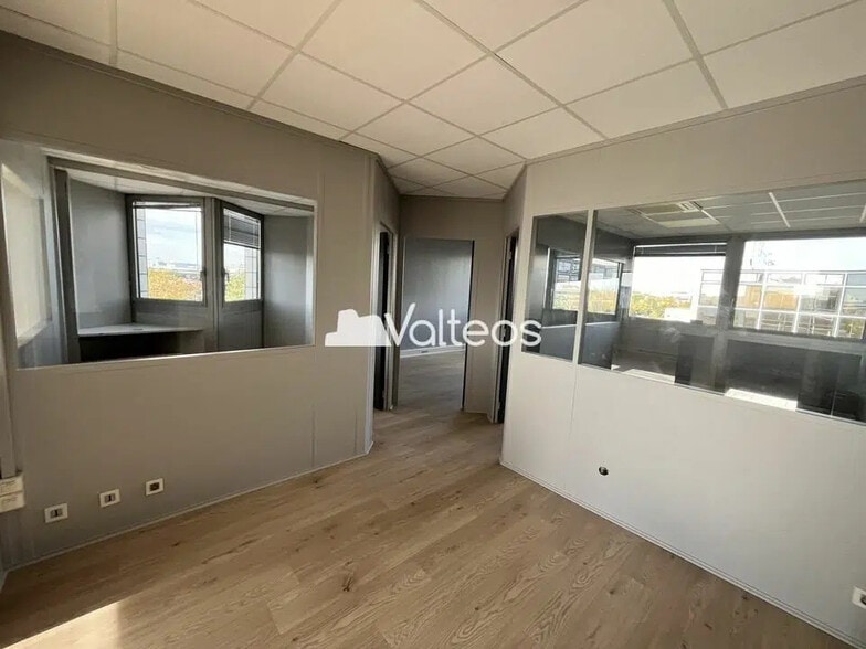 2 Ter Rue Marcel Doret, Blagnac for lease - Interior Photo - Image 2 of 21
