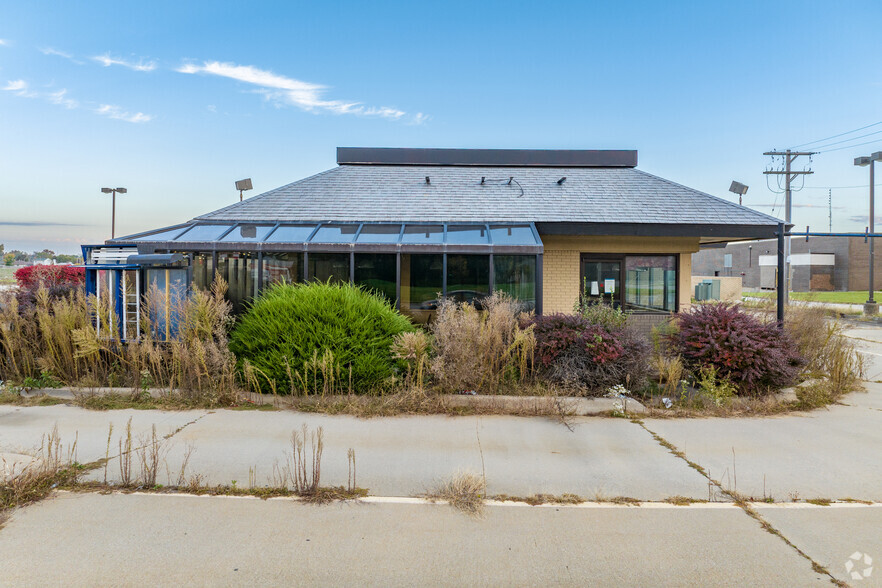 2901 S Grand Ave E, Springfield, IL for lease - Building Photo - Image 3 of 12