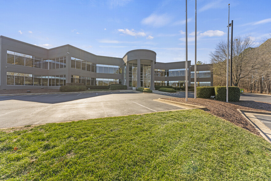 5520 Capital Center Dr, Raleigh, NC for lease - Building Photo - Image 1 of 28