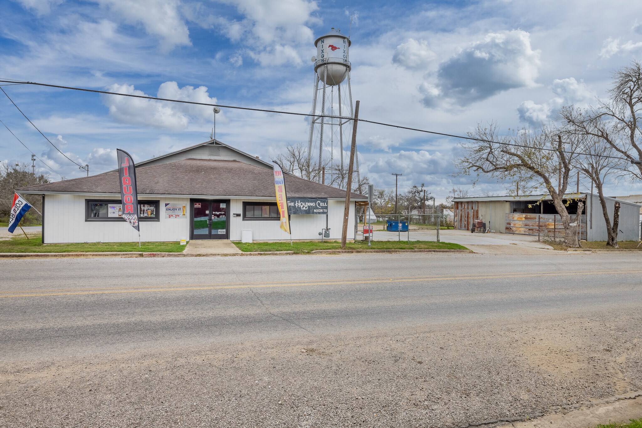120 W 3rd St, Nixon, TX for sale Primary Photo- Image 1 of 1