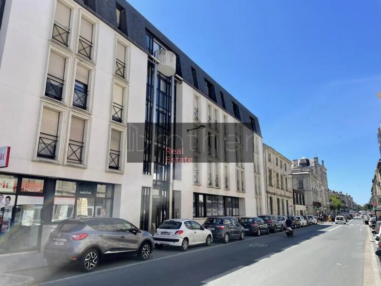 Office in Bordeaux for lease - Building Photo - Image 1 of 3