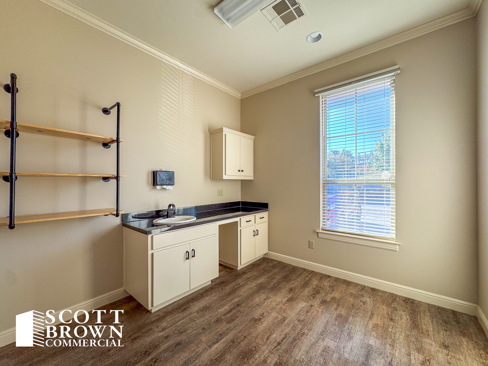 1420 Robinson Rd, Corinth, TX for lease Interior Photo- Image 1 of 2