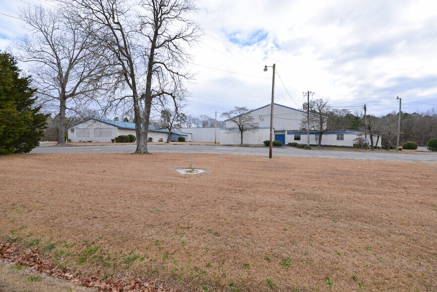 5311 US 301 Hwy, Four Oaks, NC for sale - Building Photo - Image 1 of 1