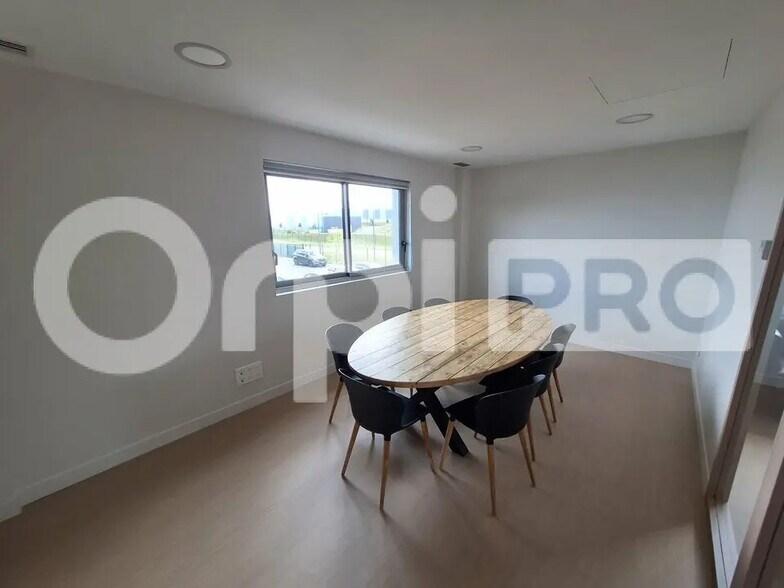 Office in Compiègne for lease - Building Photo - Image 3 of 6