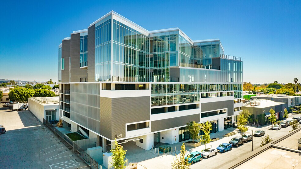 926 N Sycamore Ave, Los Angeles, CA for sale - Building Photo - Image 1 of 1