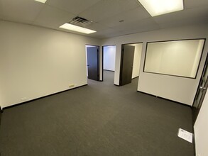 540-550 W Frontage Rd, Northfield, IL for lease Interior Photo- Image 2 of 5