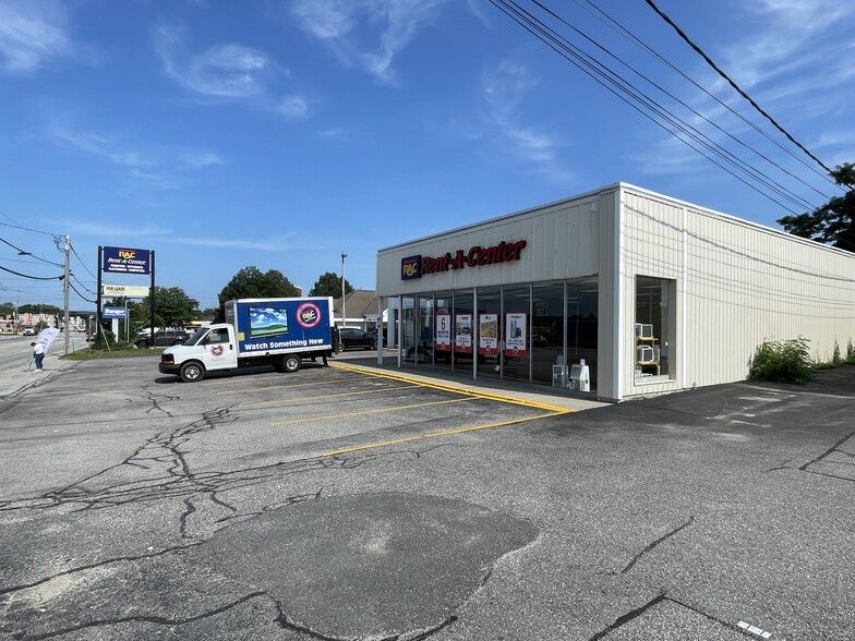 884 Lisbon St, Lewiston, ME for sale - Building Photo - Image 1 of 7