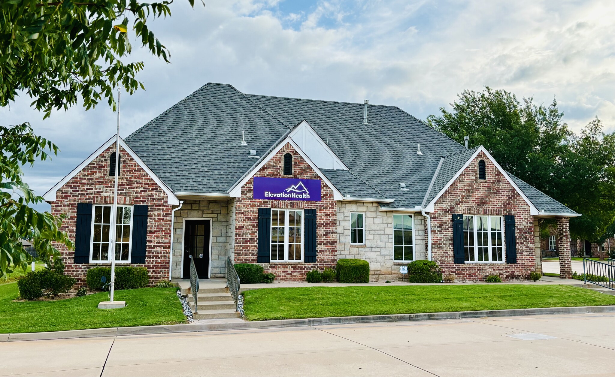 1743 W 33rd St, Edmond, OK for lease Building Photo- Image 1 of 11