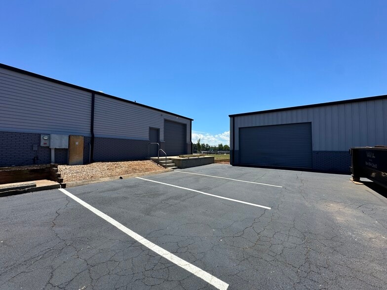 5 Northway Ct, Greer, SC for lease - Building Photo - Image 2 of 14