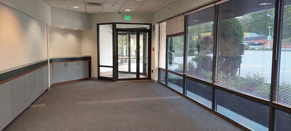 101 Cambridge St, Burlington, MA for lease - Interior Photo - Image 2 of 13