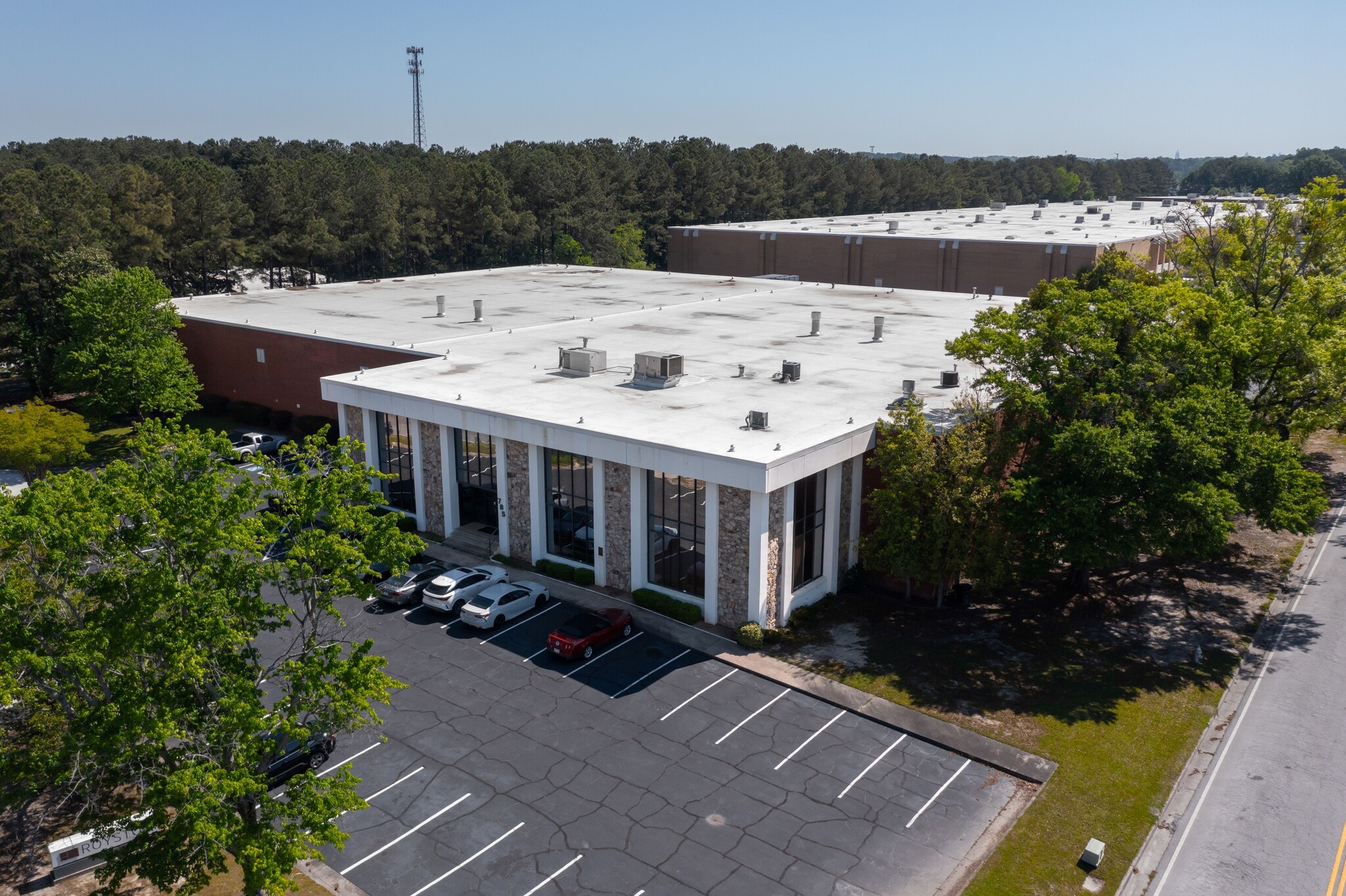 785 Great Southwest Pky SW, Atlanta, GA for lease Building Photo- Image 1 of 5