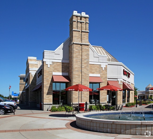 184-194 Pioneer Trl, Chaska, MN for sale - Primary Photo - Image 1 of 6