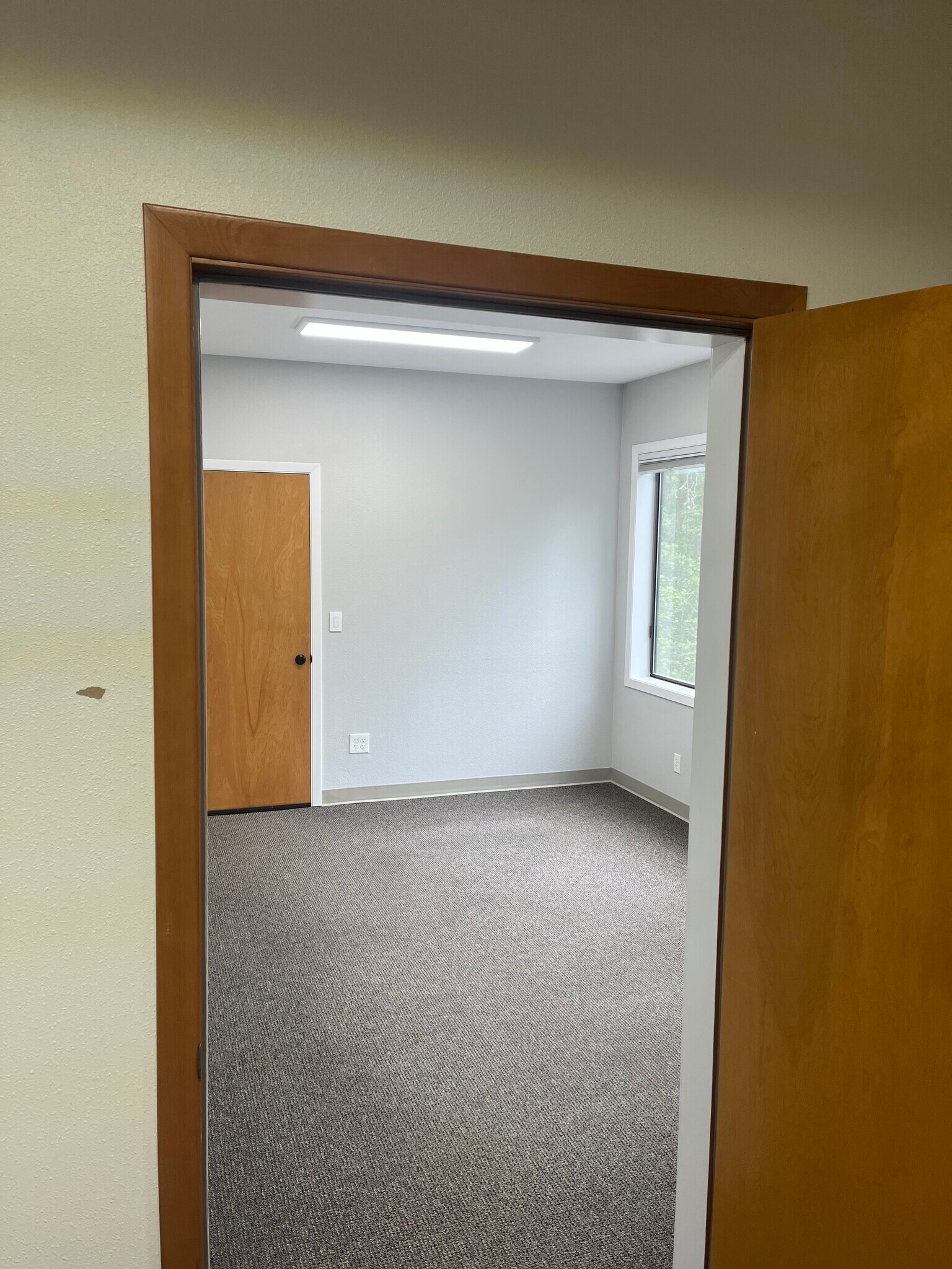 36200 Pittsburg Rd, Saint Helens, OR for lease Interior Photo- Image 1 of 2