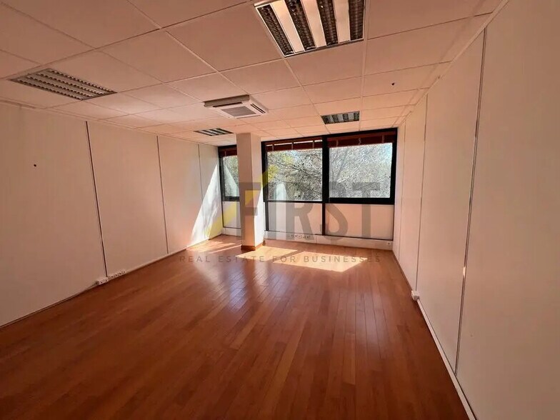 Office in Valbonne for lease - Building Photo - Image 3 of 11