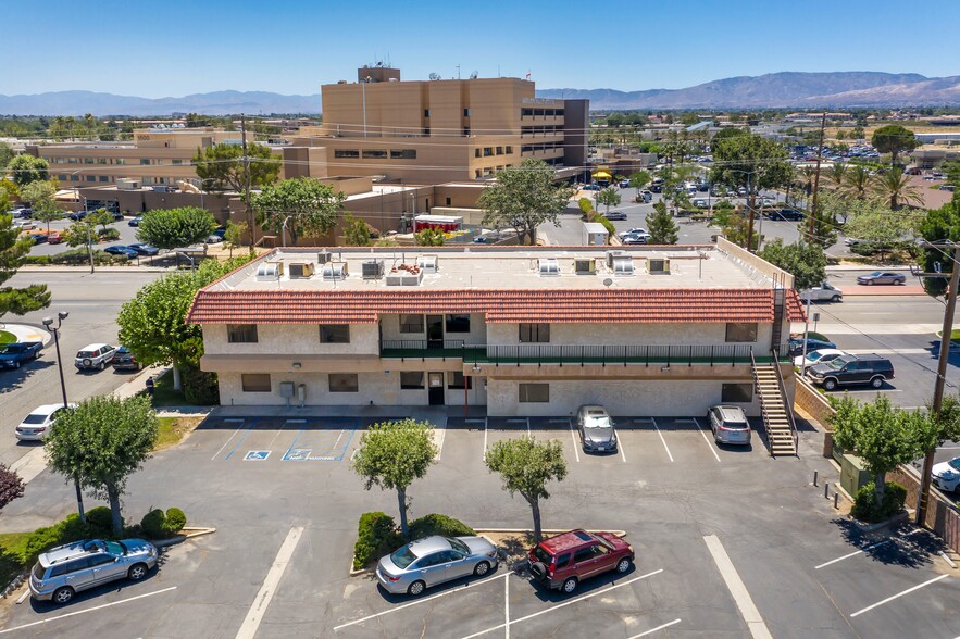 1601 W Avenue J, Lancaster, CA for lease - Building Photo - Image 1 of 6