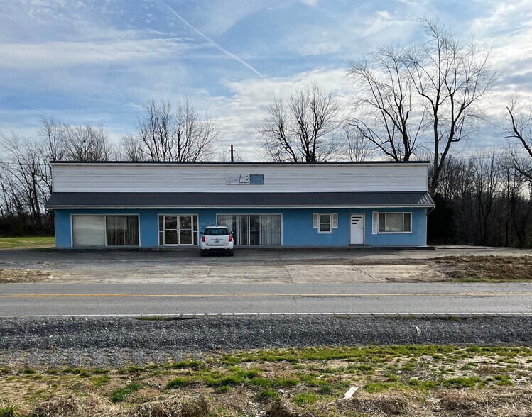 703 W Main St, Clarkson, KY for sale - Building Photo - Image 1 of 1