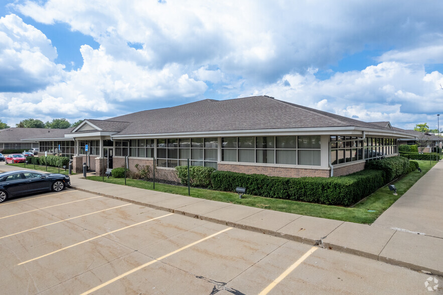 35501-35765 Mound Rd, Sterling Heights, MI for lease - Building Photo - Image 1 of 29