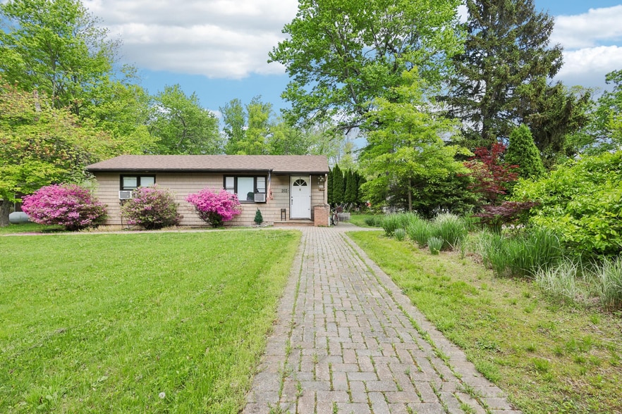 203 Hopewell Wertsville Rd, Hopewell, NJ for sale - Building Photo - Image 1 of 1