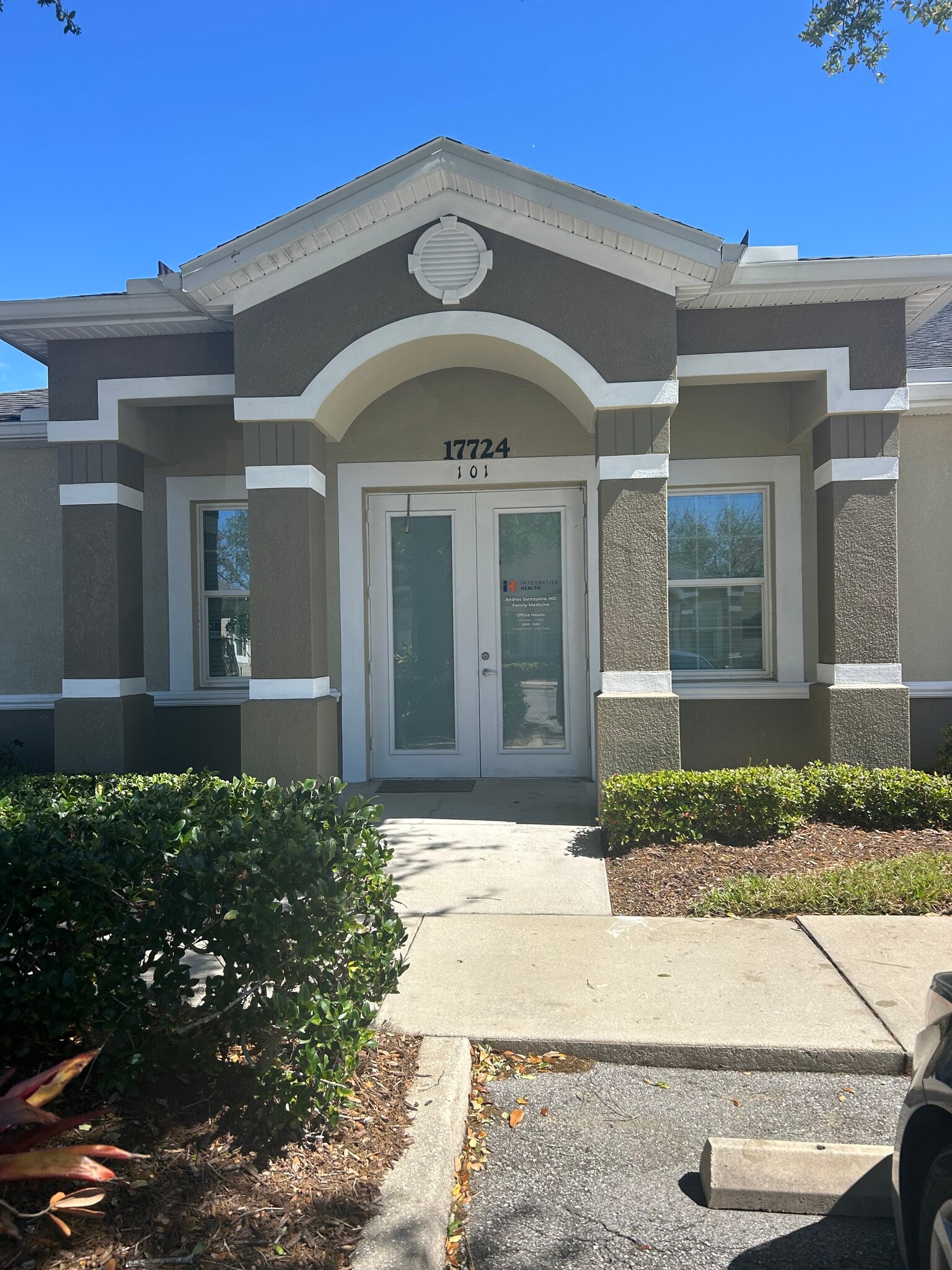 17724 Hunting Bow Cir, Lutz, FL for lease Building Photo- Image 1 of 12