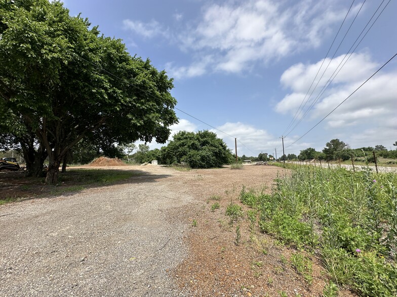 1908 N State Highway 95, Bastrop, TX for sale - Building Photo - Image 1 of 33