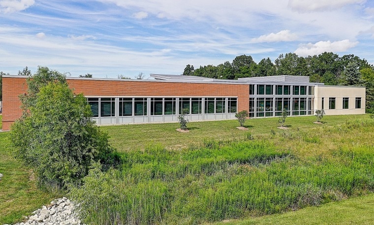 111 Heritage Reserve, Menomonee Falls, WI for lease - Building Photo - Image 2 of 5