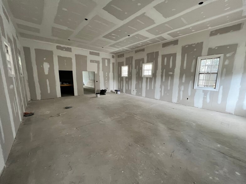 909 Main St, West Point, VA for lease - Building Photo - Image 3 of 7