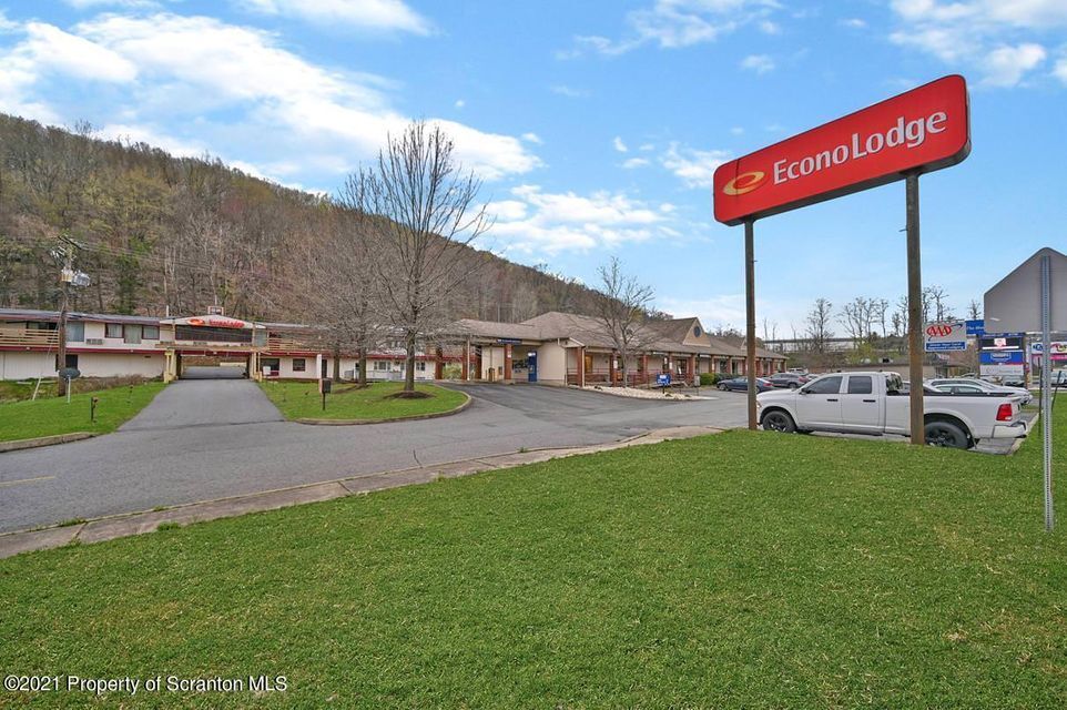 649 Northern Blvd, Clarks Summit, PA for sale Building Photo- Image 1 of 1