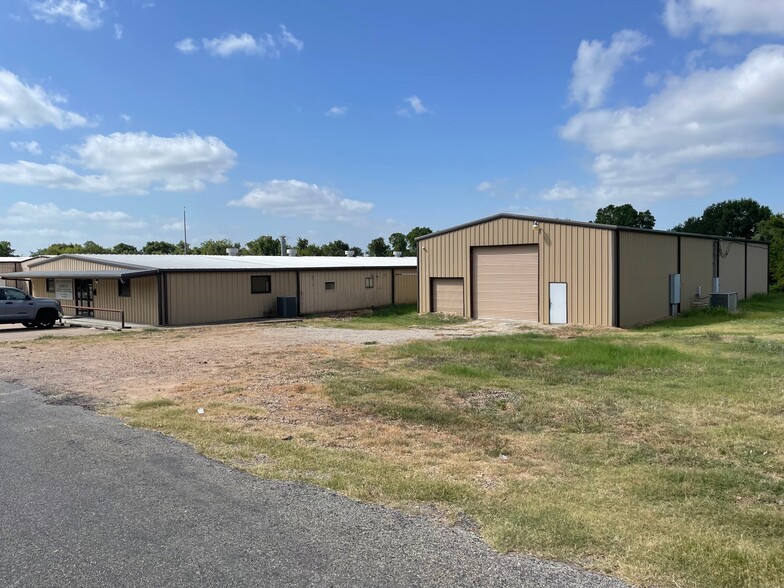 390 S Reynolds St, La Grange, TX for sale - Primary Photo - Image 1 of 1