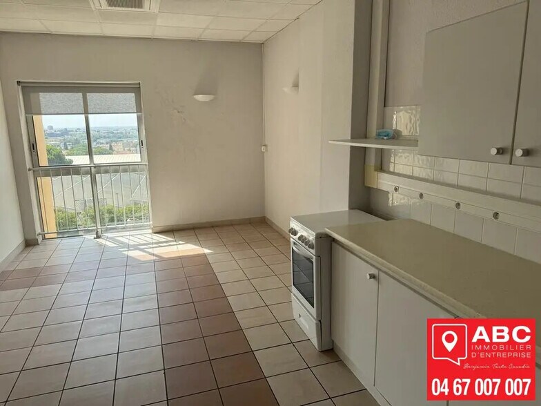 Office in Béziers for lease - Building Photo - Image 3 of 6