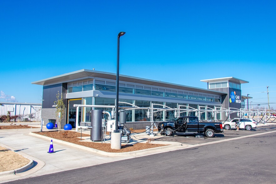 2610 E Main St, Russellville, AR 72802