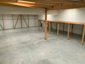 Flex in Saint-Bonnet-de-Mure for lease Interior Photo- Image 2 of 10