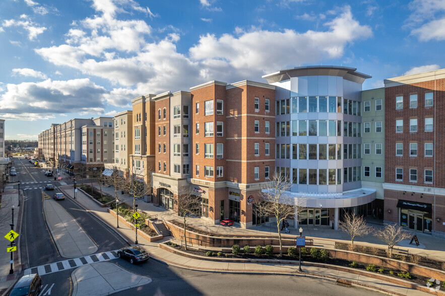 300-330 Rowan Blvd, Glassboro, NJ for sale - Primary Photo - Image 1 of 1