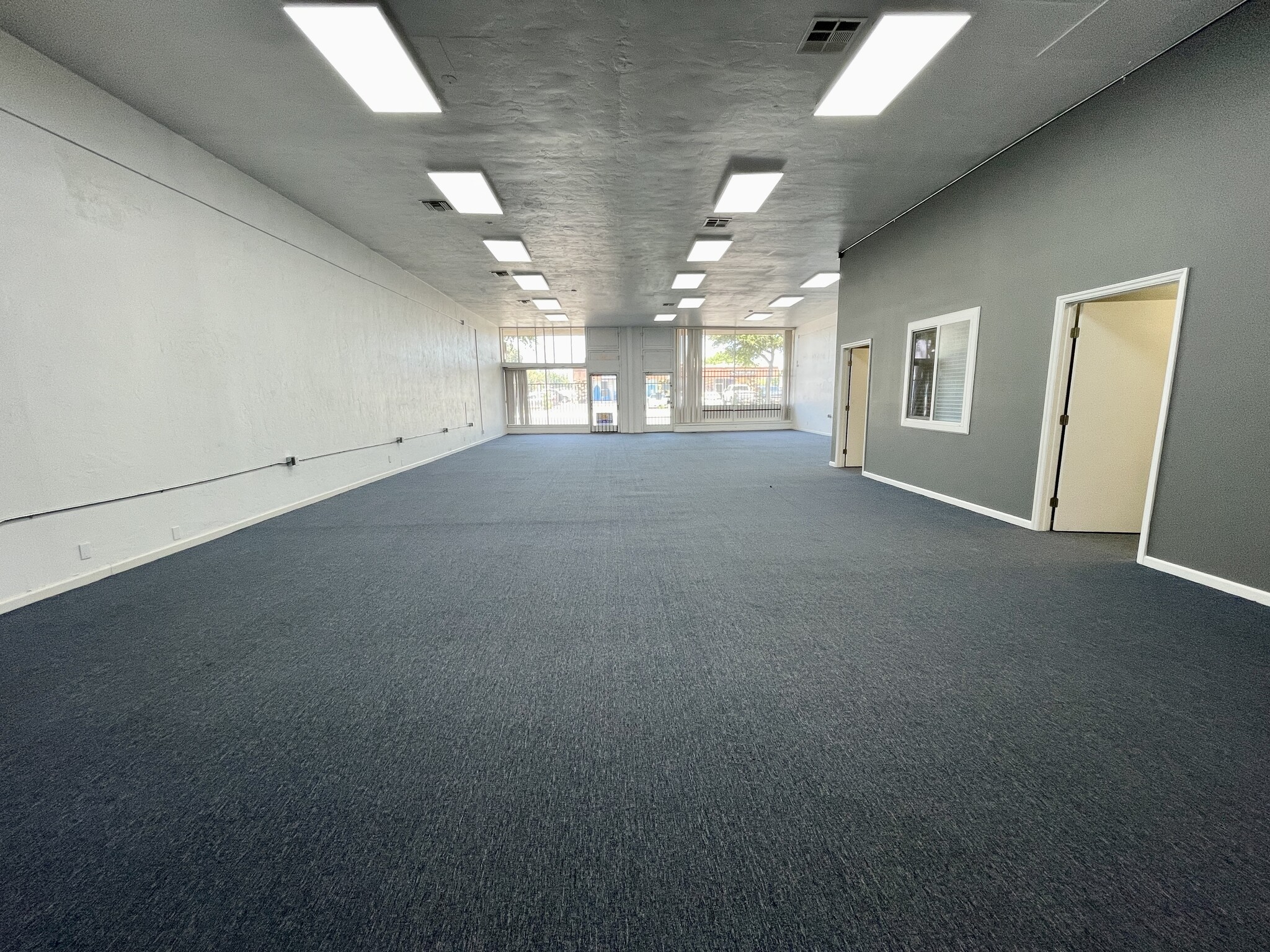 3032-3044 Tulare St, Fresno, CA for lease Interior Photo- Image 1 of 8