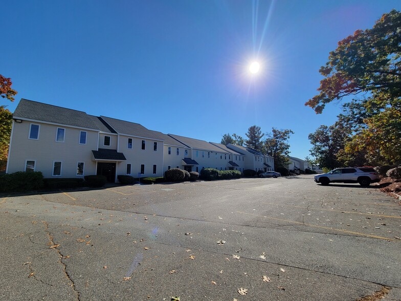 2 Courthouse Ln, Chelmsford, MA for sale - Building Photo - Image 2 of 8