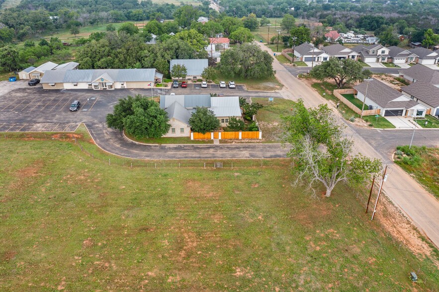 648 Post Oak Rd, Fredericksburg, TX for sale - Building Photo - Image 2 of 50