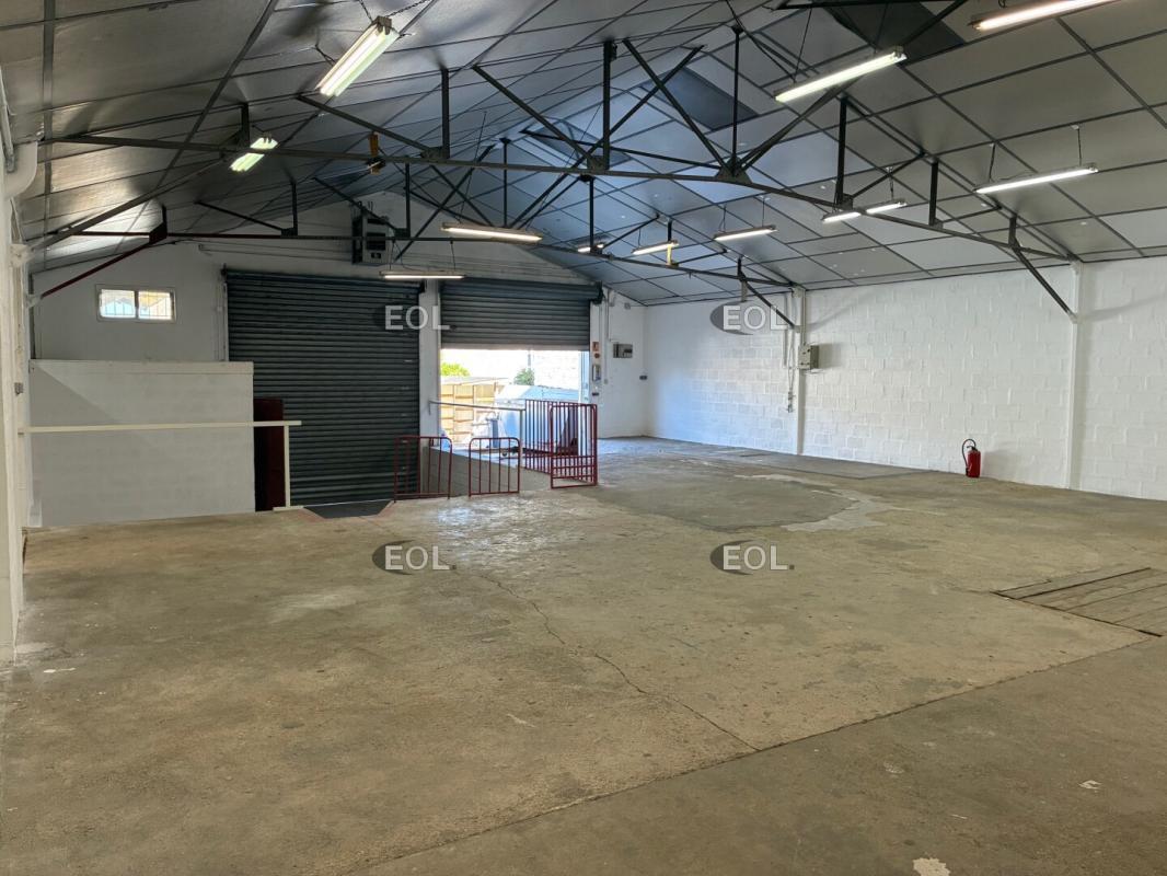 Flex in La Rochette for lease Building Photo- Image 1 of 9