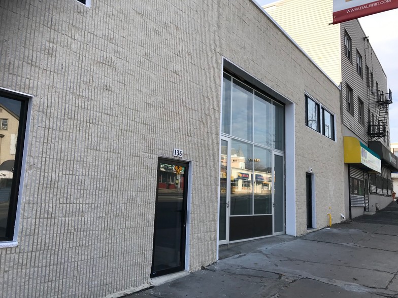 136-138 Bloomfield Ave, Newark, NJ for sale - Building Photo - Image 1 of 1