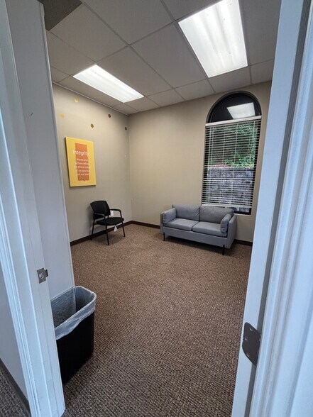 108 Oak Park Dr, Irmo, SC for lease - Building Photo - Image 2 of 29