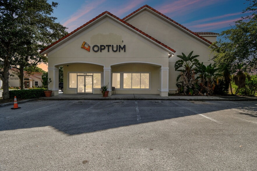 772 Cortaro Dr, Sun City Center, FL for sale - Building Photo - Image 1 of 87